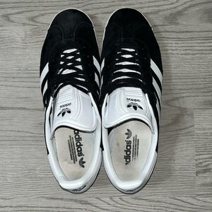 Adidas Gazelles Black and White Shoe Size 11 Good Condition!!!